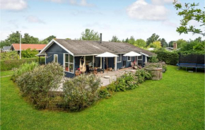 Lovely Home In Juelsminde With Kitchen Sønderby